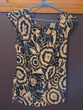 Worthington Black and Cream Floral Cap-Sleeve Tunic